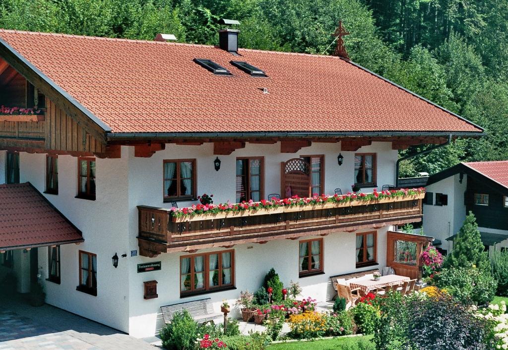 Beschreibung: Beschreibung: Beschreibung: X:\Homepage_20120211\bilder_umgebung\strassenseite_neu.jpg